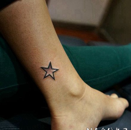 脚踝一颗星星纹身图案