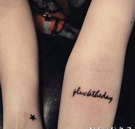 适合女生纹的手臂星星纹身图案