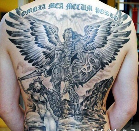 满背霸气男人纹身图片