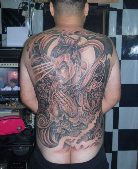 帅气的满背二郎神纹身图片