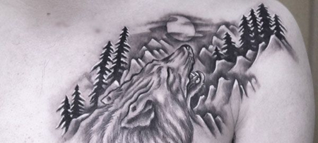 肩部狼王啸月纹身图案
