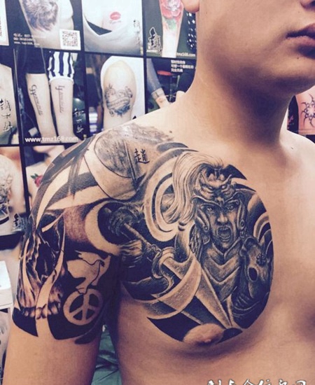 帅气的半甲赵子龙纹身图片