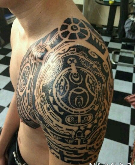 半甲玛雅图腾纹身