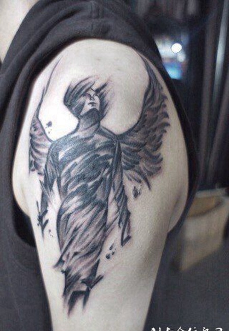 大臂人图腾纹身图片