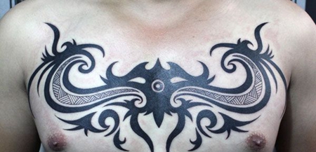 胸前的图腾纹身图案