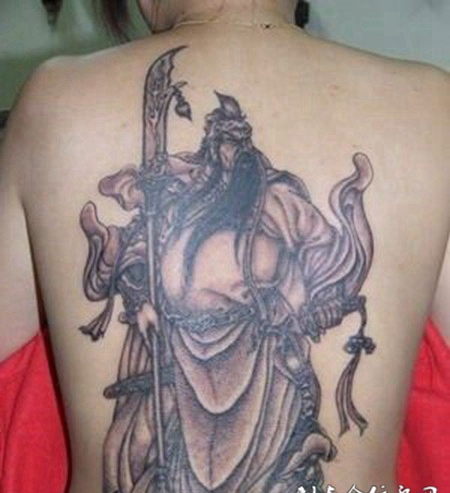 帅气十足的满背关公纹身图片大全