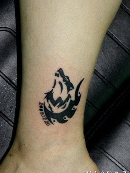 脚踝狼图腾纹身图片