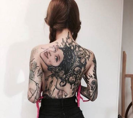 美女背部性感的花旦纹身图片