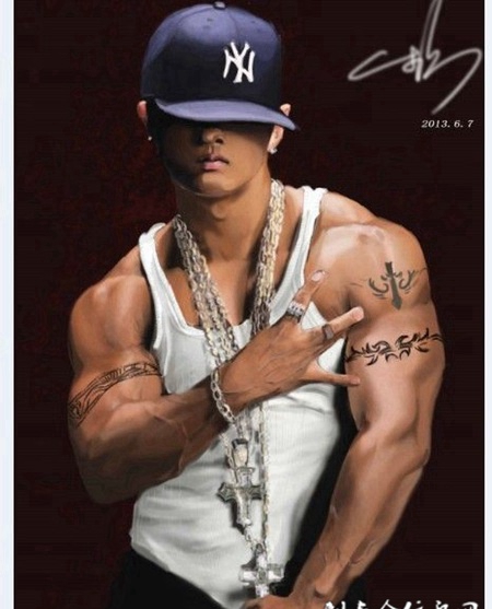 刘承俊大臂臂环纹身图片