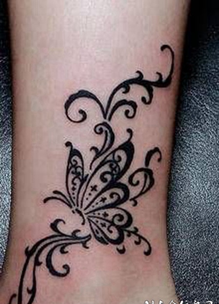 脚踝蝴蝶图腾纹身图案