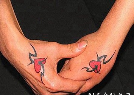 虎口霸气情侣纹身简约图案欣赏