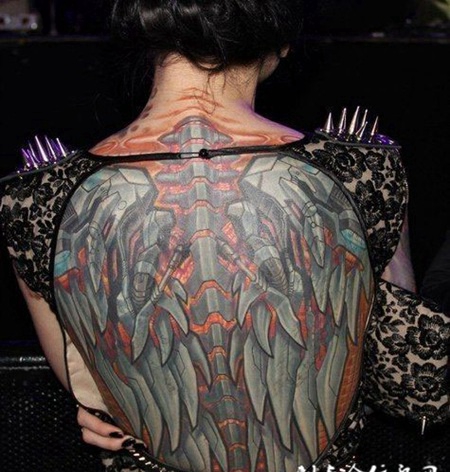 女生d背部翅膀纹身图案大全