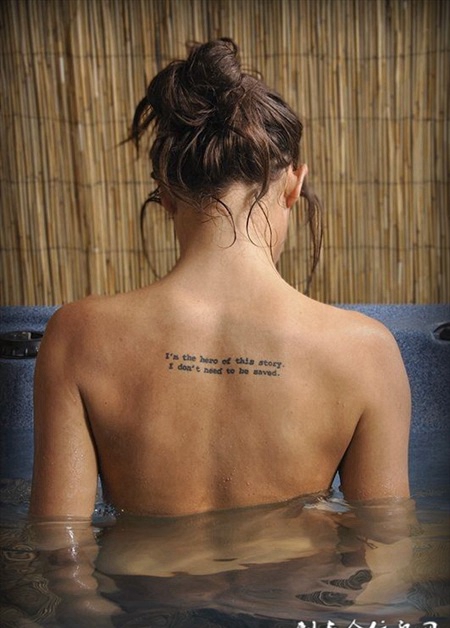 欧美女生背部流行英文纹身图案