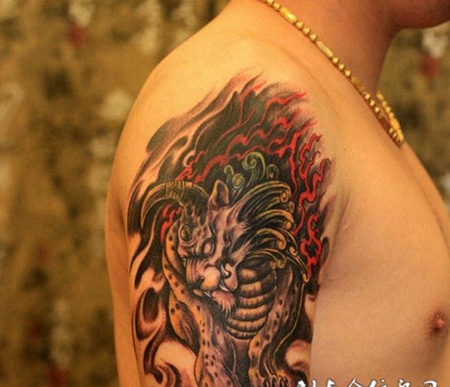 有颜色的大臂麒麟纹身图案大全