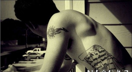 欧美个性黑白后背英文纹身图案大全