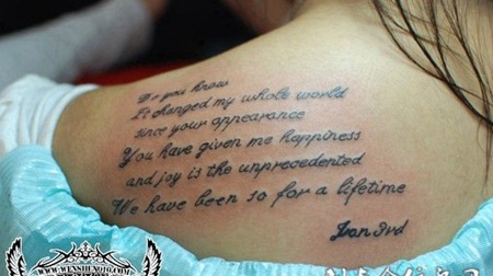 欧美女生后背个性英文纹身图案大全