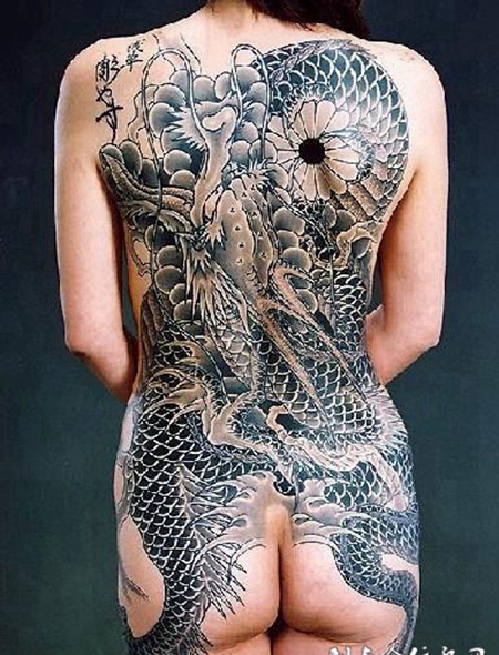 欧美美女全背经典龙纹身图片大全