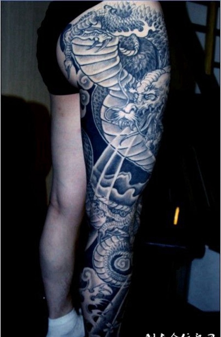 男生腿部青龙纹身图案大全