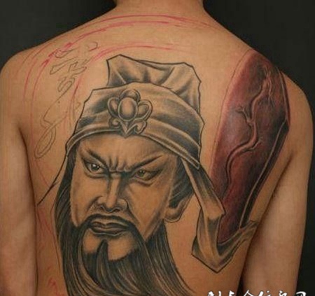 男生个性满背关公纹身图片大全
