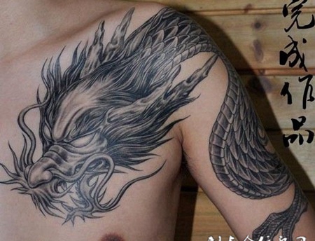 男生霸气披肩龙纹身图片大全