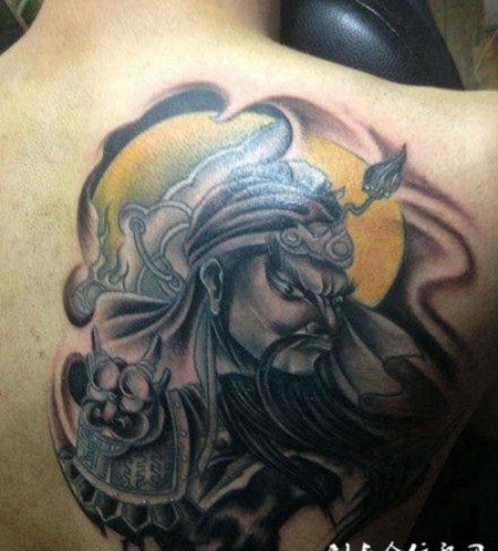 男生肩膀霸气关公纹身图片大全