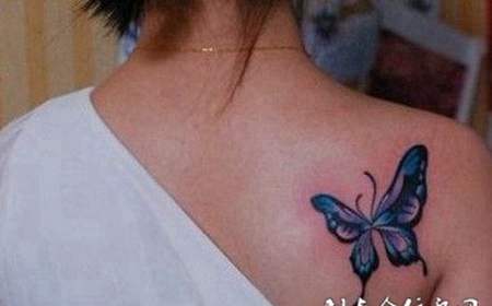 后肩个性蝴蝶纹身图案作品欣赏