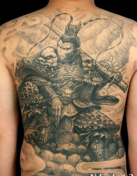 高清男生后背斗战胜佛纹身图片大全