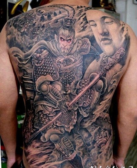 经典图腾斗战胜佛满背纹身图片