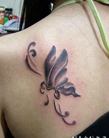 女生后肩膀精致蝴蝶纹身图案