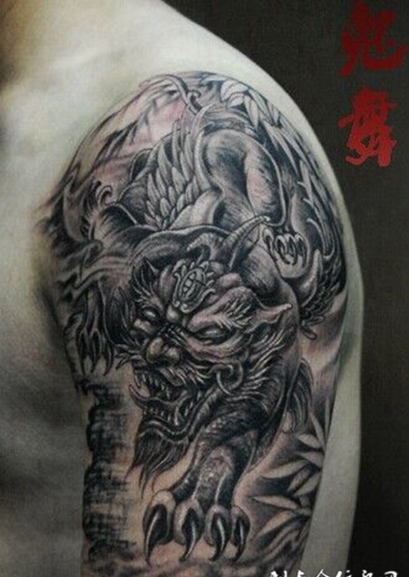 霸气精致的手臂貔貅纹身图案效果展示