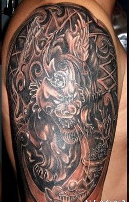 男士大臂貔貅纹身图案作品照片
