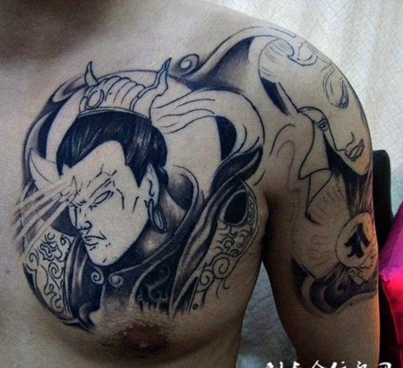 时尚黑白图腾半甲二郎神纹身图案