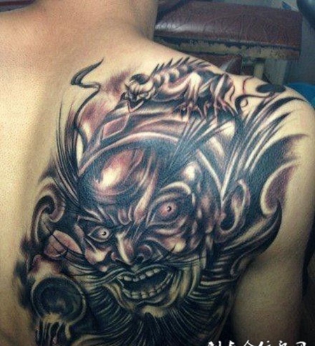 后肩经典钟馗纹身霸气图案作品
