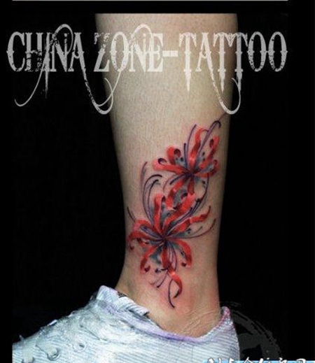 美女腿部时尚的彼岸花纹身图片