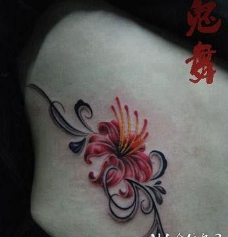 腰部好看彩色彼岸花纹身图片大全