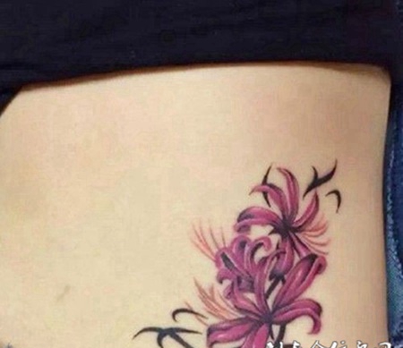 腹部美女彼岸花纹身图案时尚个性