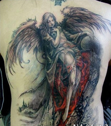 男生霸气背部天使翅膀纹身图片