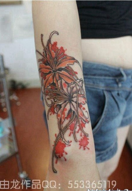 手臂漂亮彼岸花纹身图片大全