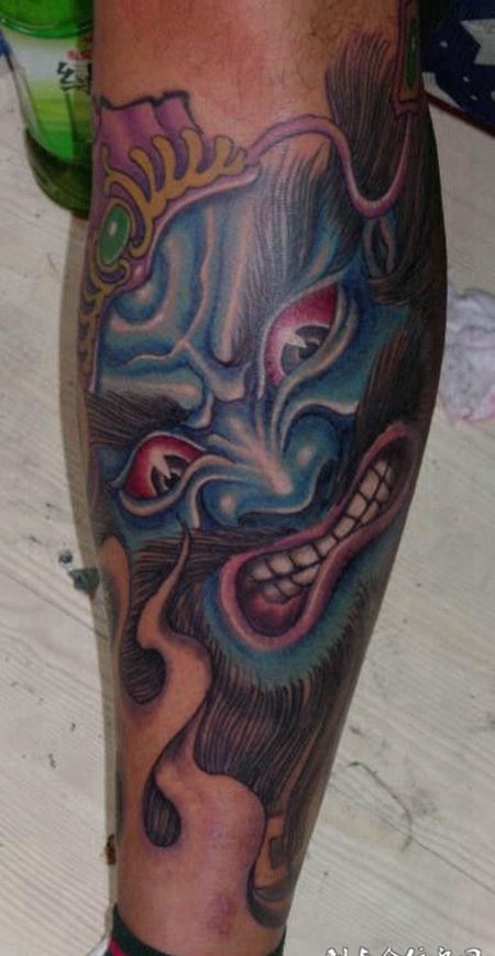 腿部超霸气的彩色钟馗纹身图案