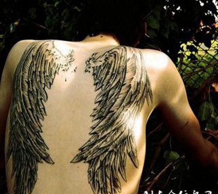 d女生唯美后背翅膀纹身图案大全