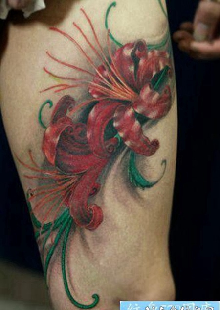 欧美女生腿部彼岸花纹身图案大全