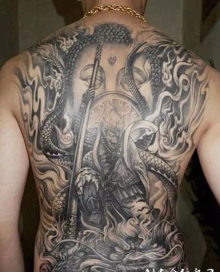 男生后背斗战胜佛纹身图案大全