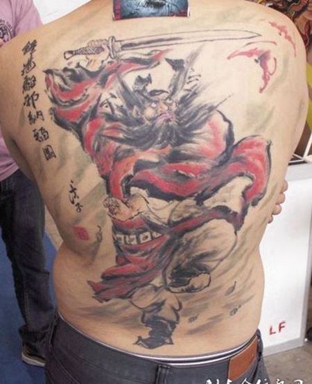 水墨风格钟馗满背纹身效果图