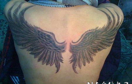 男生个性后背翅膀纹身图案大全