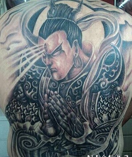 男生满背二郎神纹身图片精选