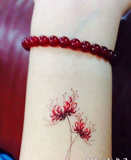 男生手臂彼岸花纹身图案时尚个性