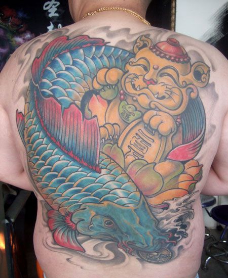 满背招财猫鲤鱼纹身图案