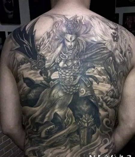 男士个性时尚满背二郎神纹身图案欣赏