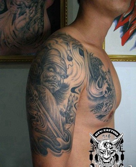 钟馗线条半甲纹身效果图片