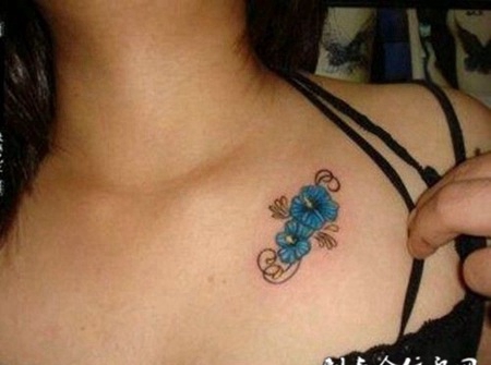 后颈精美荷花纹身个性图案大全